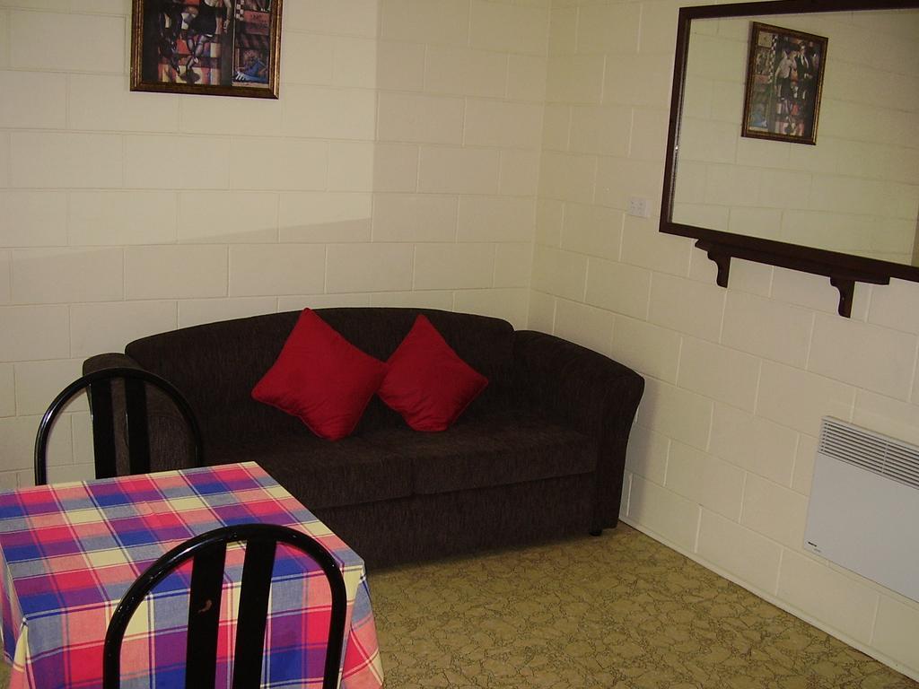 Snowy River Lodge Motel Orbost Kamer foto
