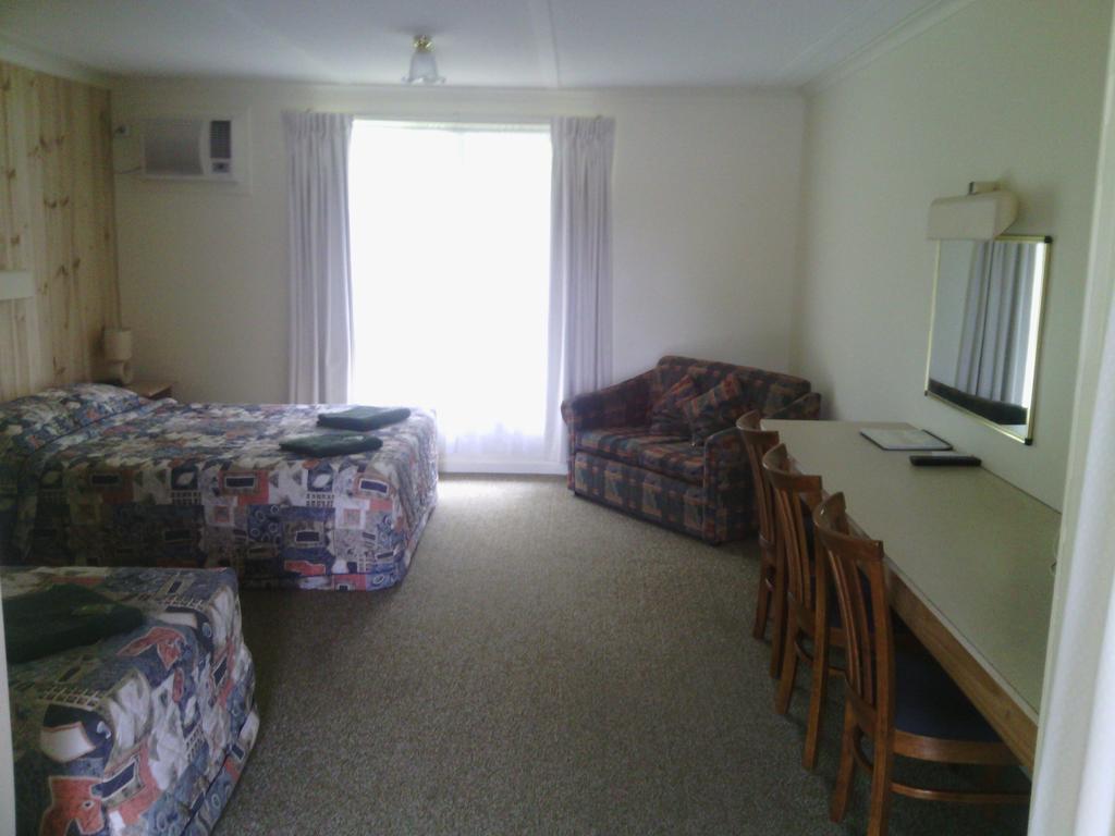 Snowy River Lodge Motel Orbost Kamer foto